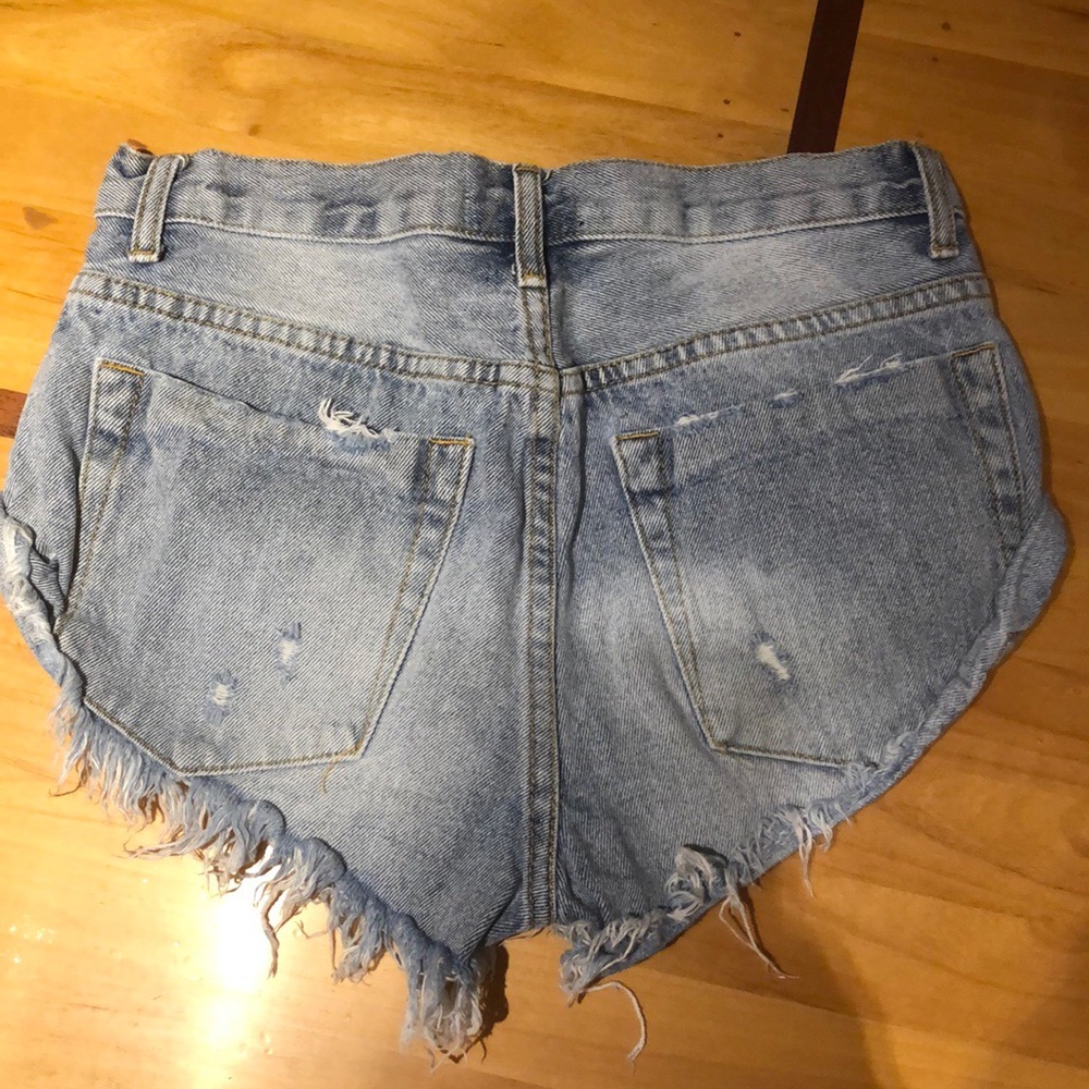 Shorts - Picture 2 of 6